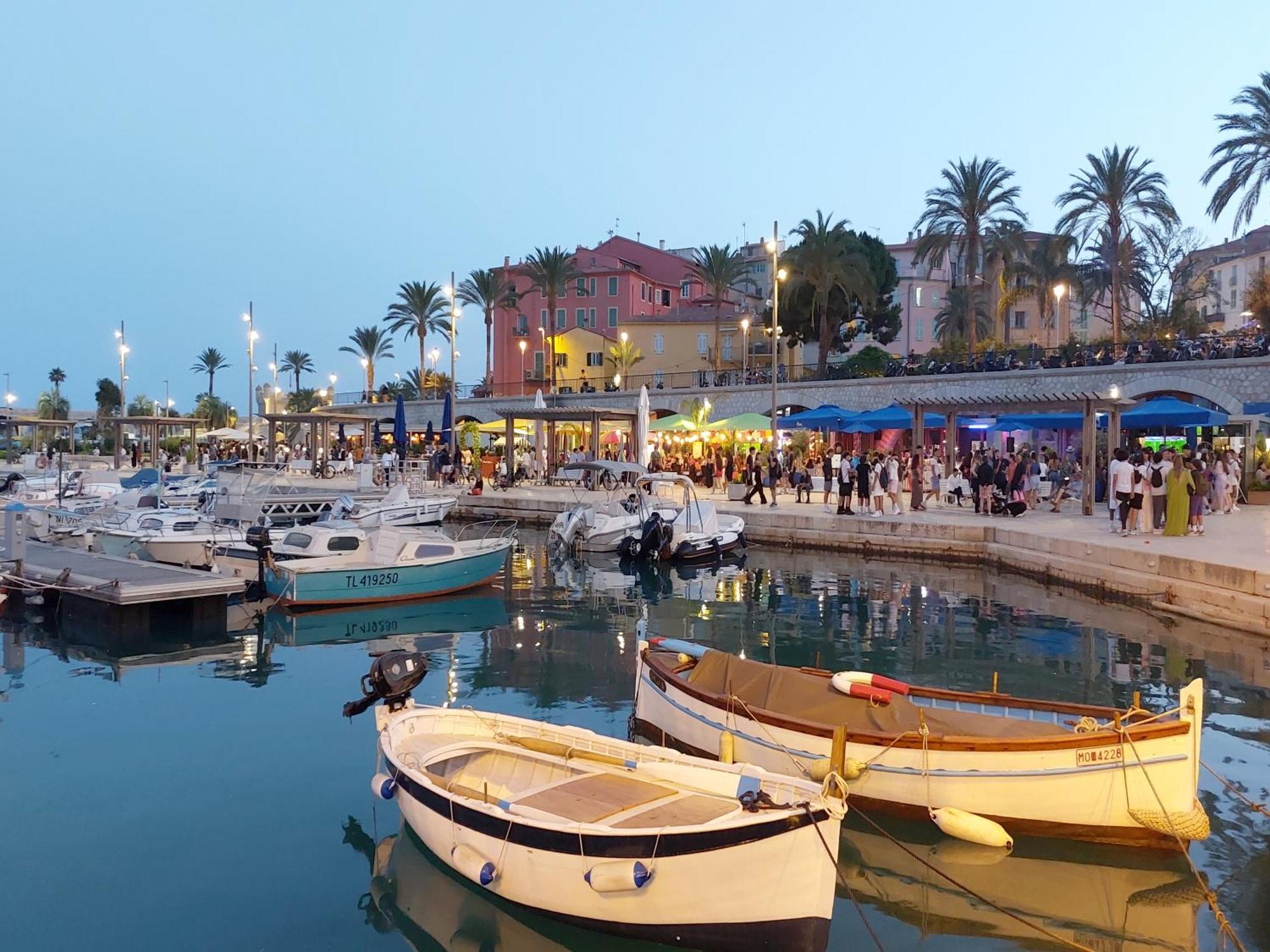 Menton, Centre Historique, Vue Mer Exterior photo